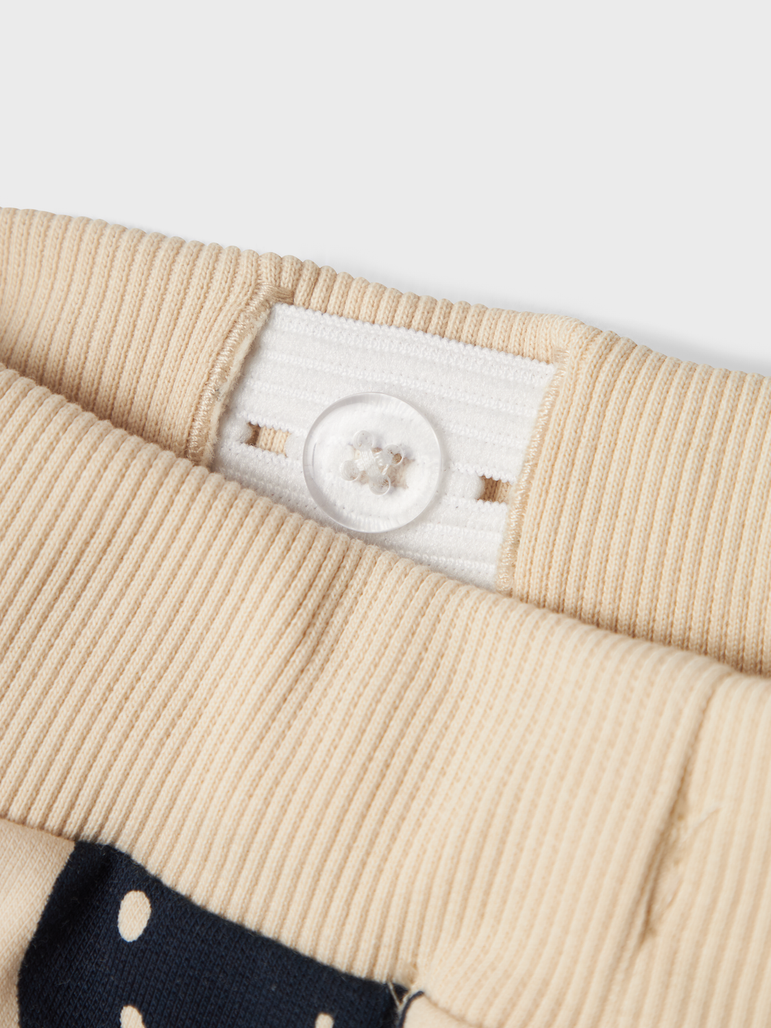 model_shot-front_full